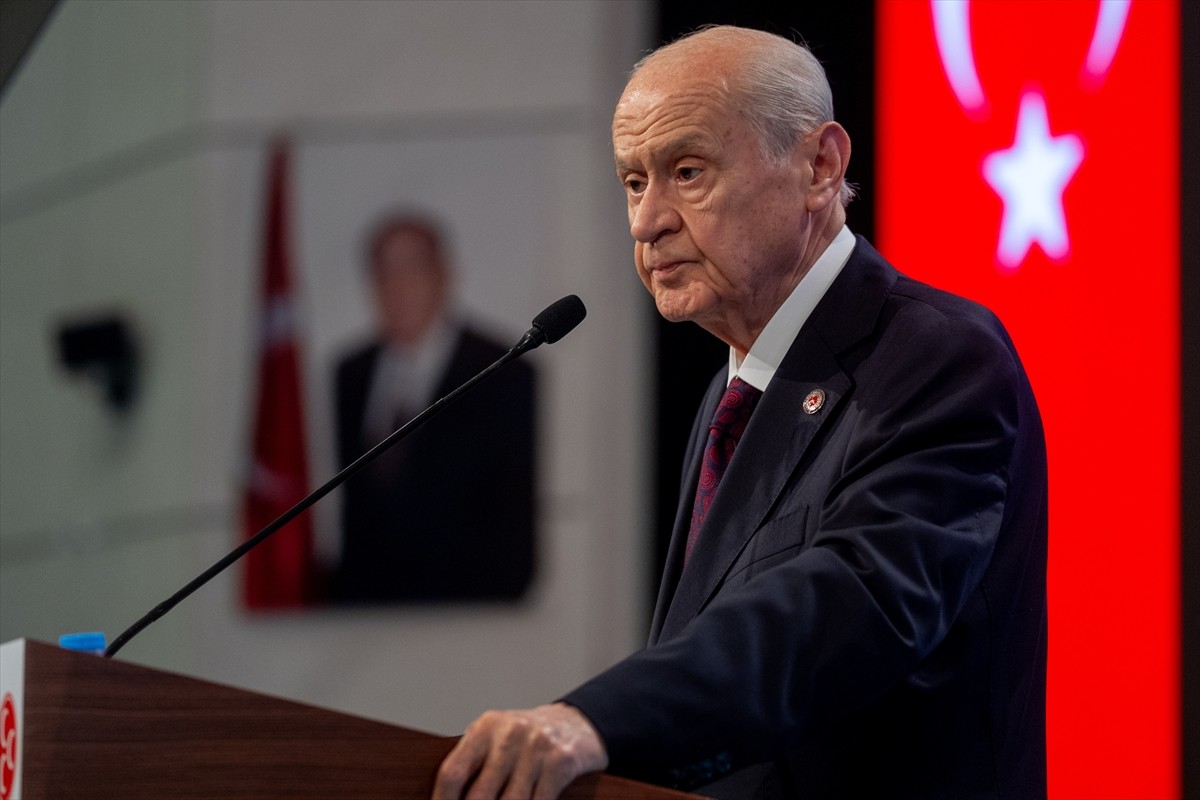 MHP Genel Başkanı Devlet Bahçeli, başkanlığında parti genel merkezinde yapılan Merkez Yönetim...