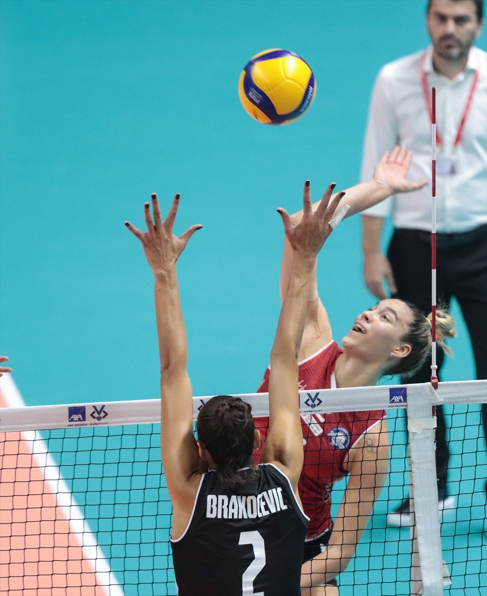 Kadınlar Kupa Voley 3. Grup mücadelesinde Keçiören Belediyesi Sigorta Shop ile Beşiktaş Cengiz...