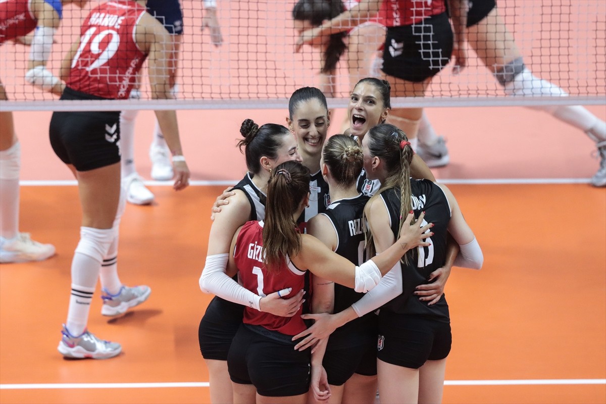 Kadınlar Kupa Voley 3. Grup mücadelesinde Keçiören Belediyesi Sigorta Shop ile Beşiktaş Cengiz...