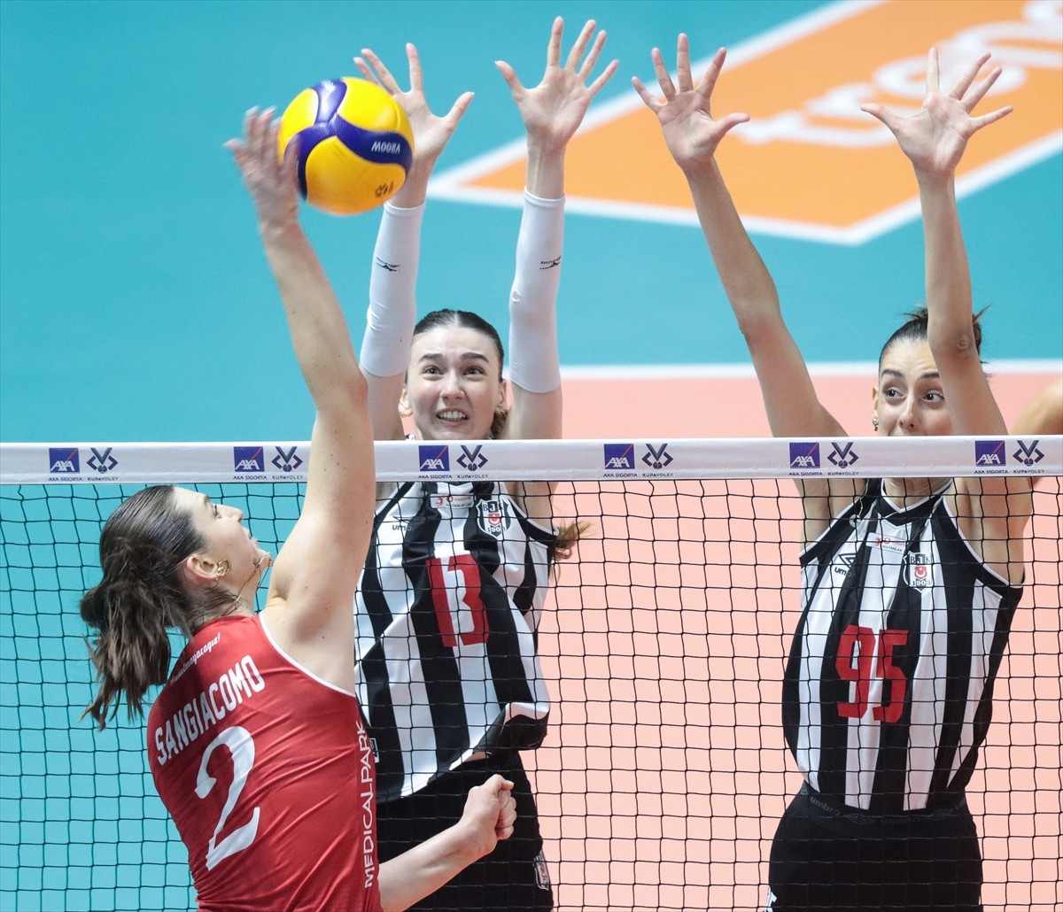 Kadınlar Kupa Voley 3. Grup mücadelesinde Keçiören Belediyesi Sigorta Shop ile Beşiktaş Cengiz...