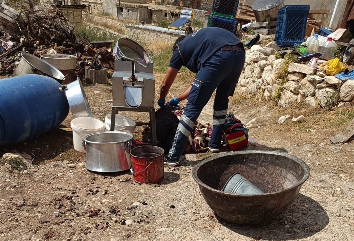 Mersin'in Mut ilçesinde tartıştıkları kişi tarafından av tüfeğiyle vurulan aynı aileden 3 kişi...