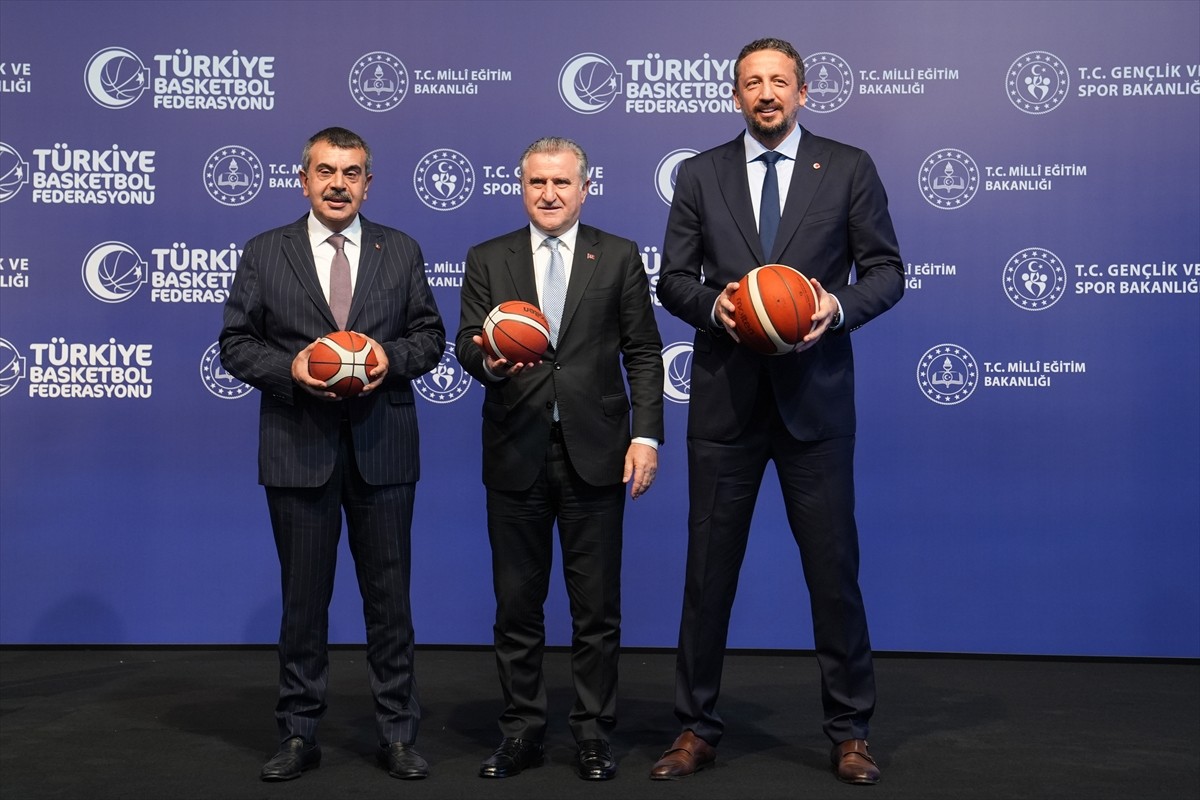 Milli Eğitim Bakanlığı, Gençlik ve Spor Bakanlığı ile Türkiye Basketbol Federasyonunun ortaklaşa...