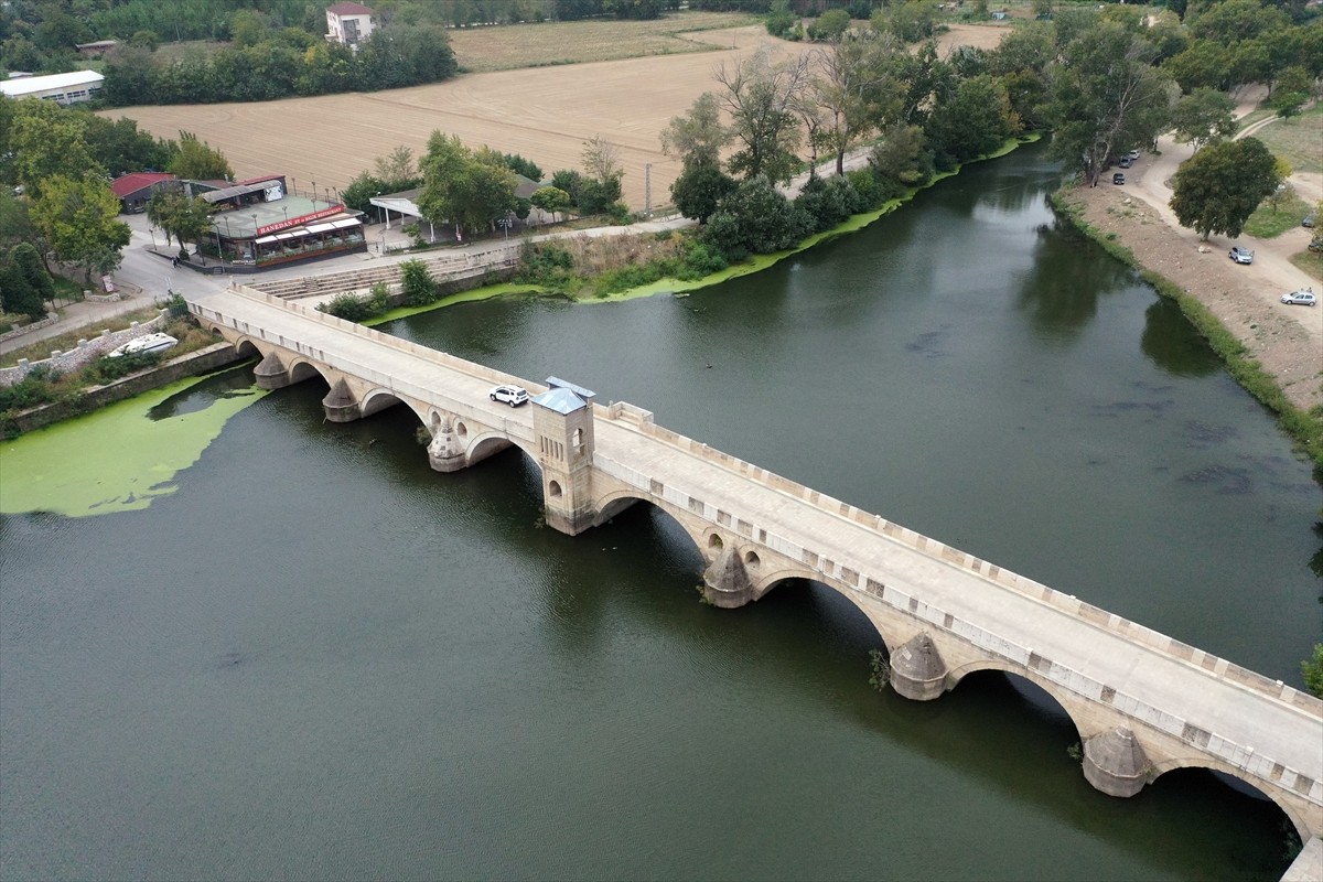  Edirne'nin önemli su kaynaklarından olan Tunca Nehri'nin debisi 2021 yılından beri düşüyor....