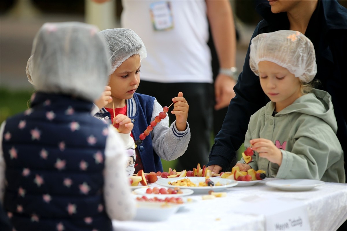 Kırklareli 15. Yayla, Bolluk, Bereket, Hasat ve Bağ Bozumu Şenlikleri kapsamında, "minik şefler"...