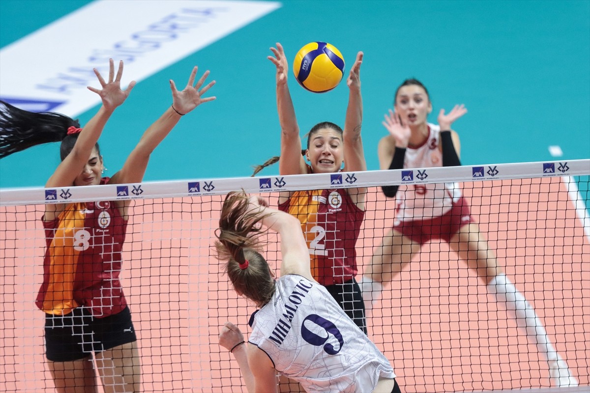 Voleybolda Kadınlar AXA Sigorta Kupa Voley müsabakalarında ilk gün 1. Grup mücadelesinde...