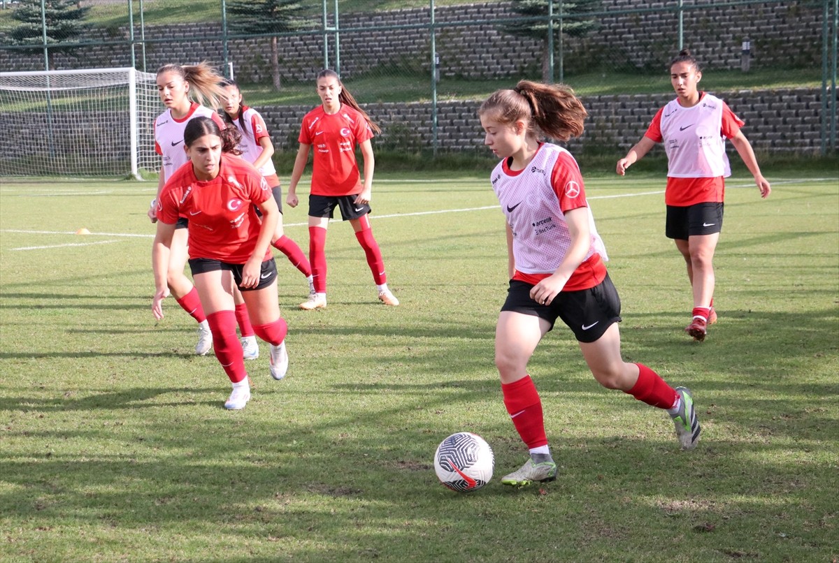 19 Yaş Altı Kadın Milli Futbol Takımı, Polonya'da düzenlenecek Avrupa Şampiyonası A Ligi 1. tur...