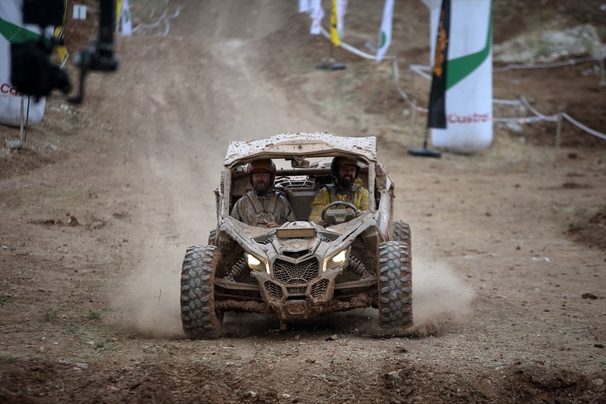 Çorum'da 2. Geleneksel Offroad Oyunları yapıldı. Çorum Belediyesi ve Çorum Offroad Tim Arama ve...