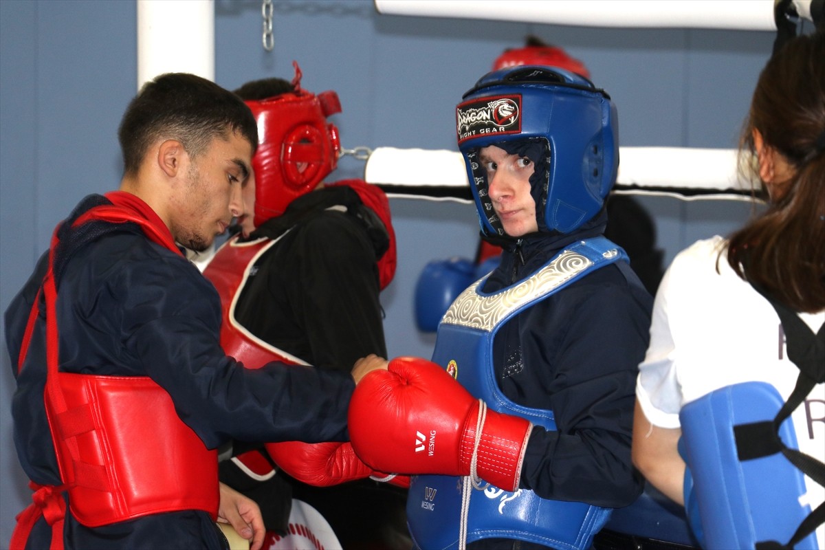 Wushu Genç Milli Takımı, Dünya Şampiyonası'na tüm sıkletlerde madalya hedefiyle katılıyor. Wushu...