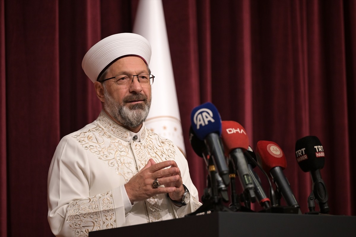 Diyanet İşleri Başkanlığı 15 Temmuz Milli İrade Şehit Ali Alıtkan Konferans Salonu'nda, "Özgür...