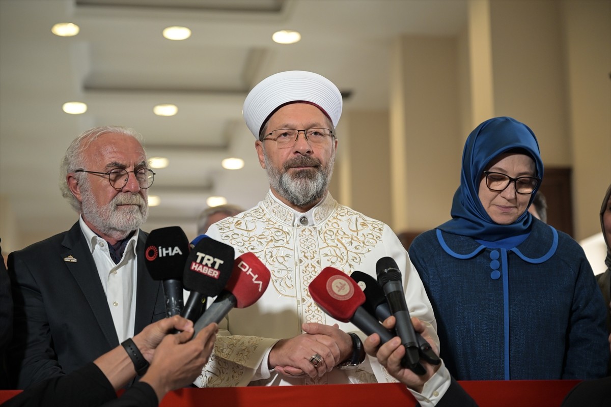 Diyanet İşleri Başkanlığı 15 Temmuz Milli İrade Şehit Ali Alıtkan Konferans Salonu'nda, "Özgür...