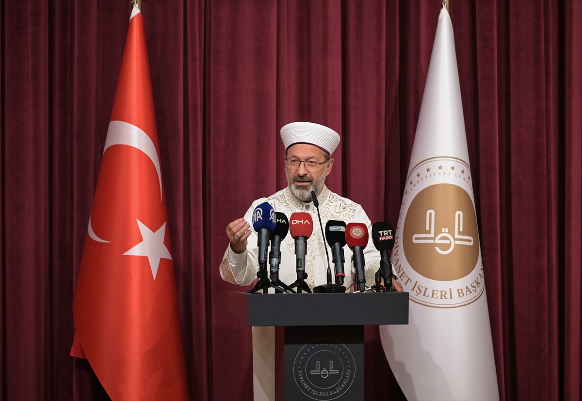 Diyanet İşleri Başkanlığı 15 Temmuz Milli İrade Şehit Ali Alıtkan Konferans Salonu'nda, "Özgür...