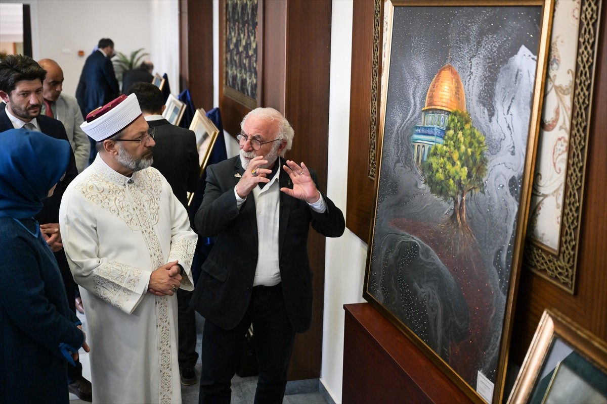 Diyanet İşleri Başkanlığı 15 Temmuz Milli İrade Şehit Ali Alıtkan Konferans Salonu'nda, "Özgür...