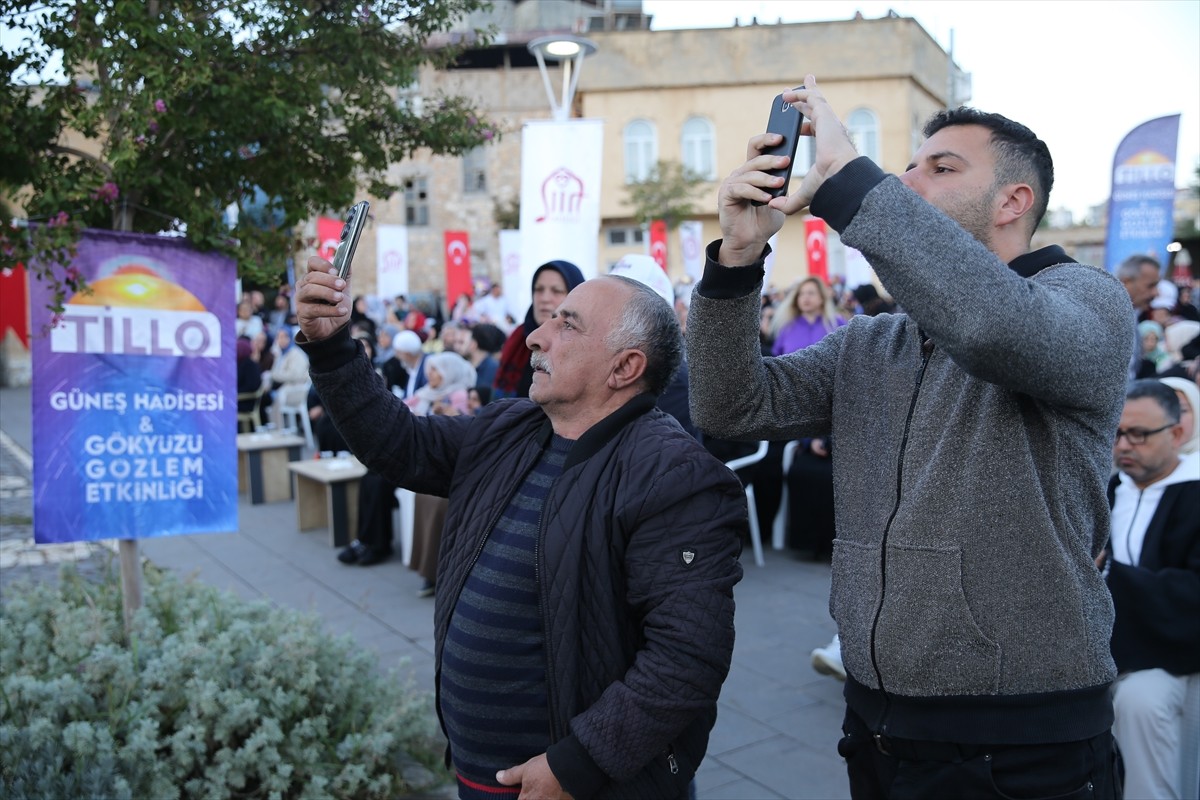 Siirt'in Tillo ilçesinde 260 yıl önce İbrahim Hakkı Hazretleri'nin yaptırdığı ışık düzeneğiyle...