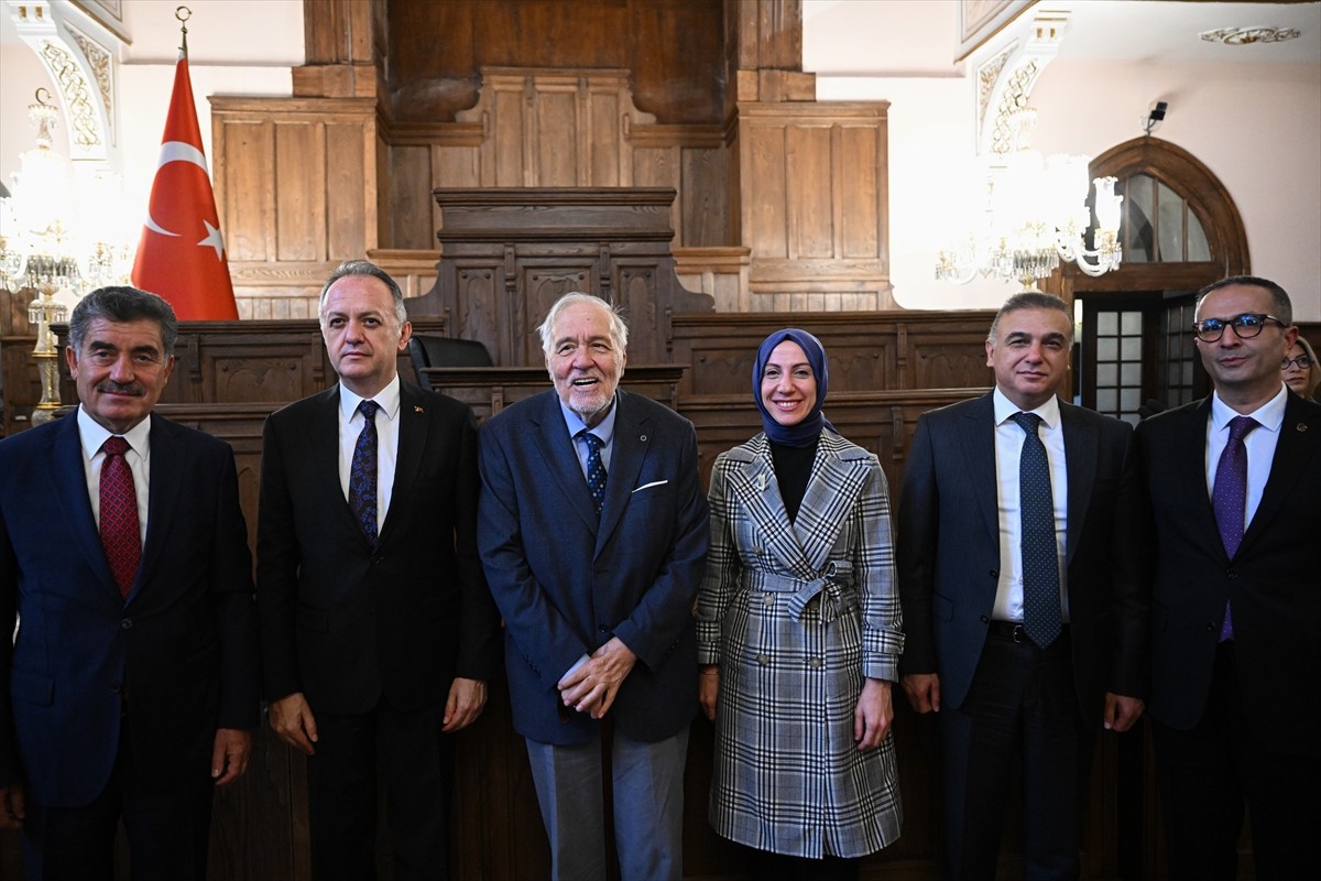 Yunus Emre Enstitüsünün (YEE), Kültür Yolu Festivali kapsamında başkentteki Cumhuriyet Müzesi'nde...