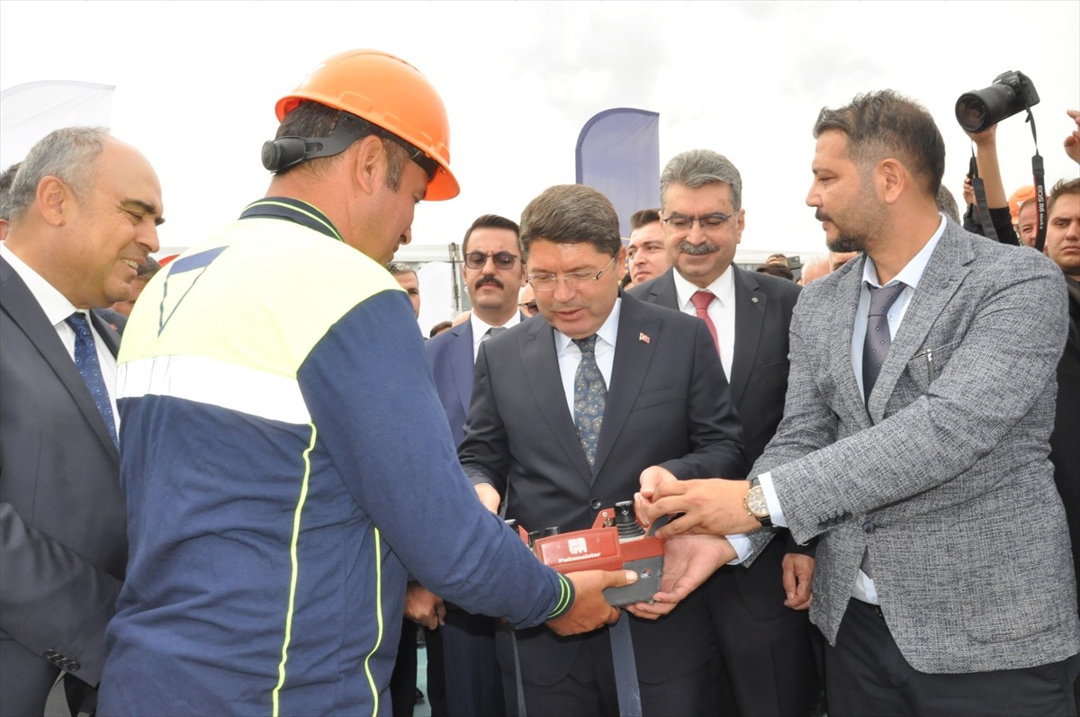 Adalet Bakanı Yılmaz Tunç, Konya'nın Akşehir ilçesinde yeni yapılacak adalet sarayının temel atma...