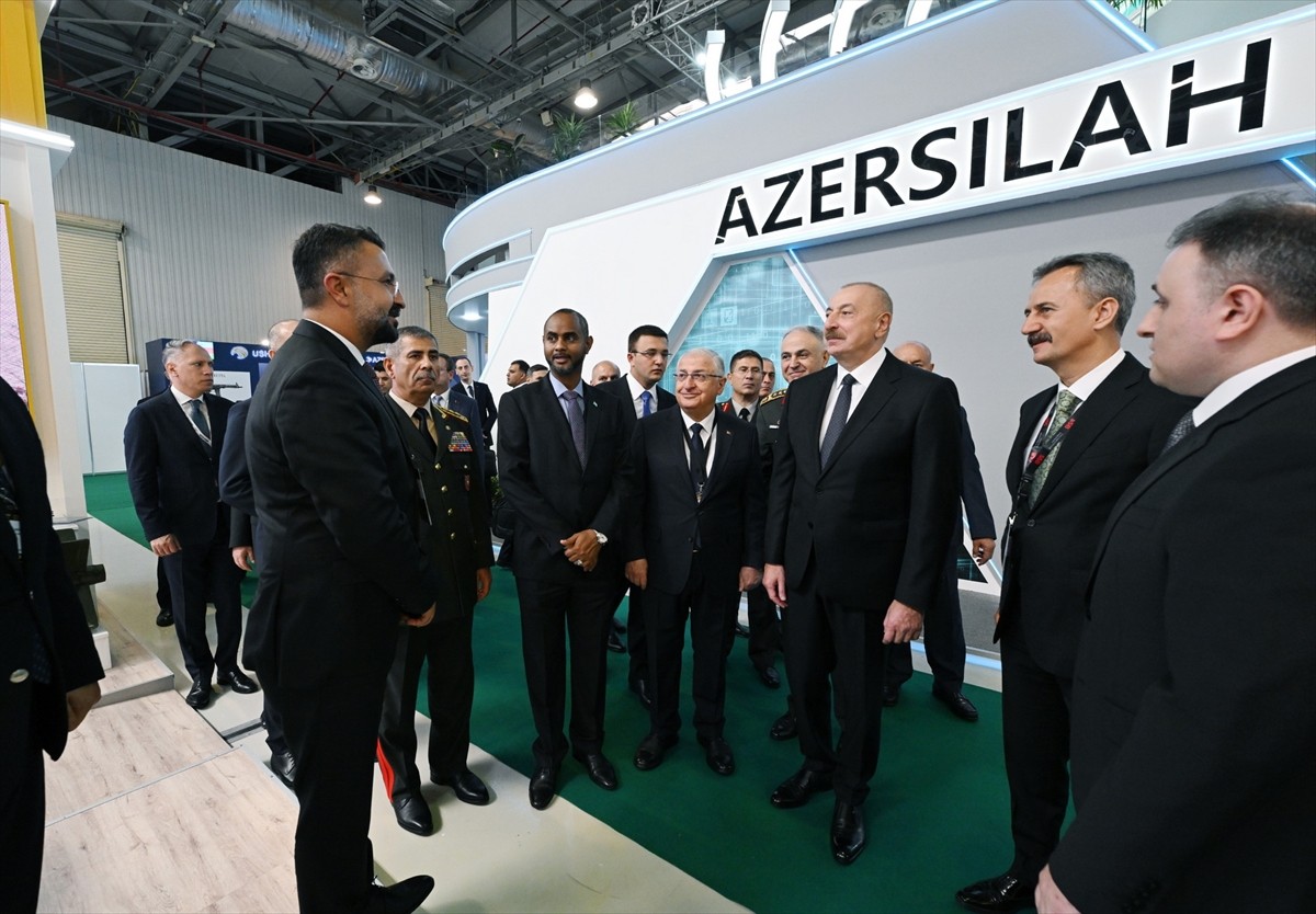 Azerbaycan Cumhurbaşkanı İlham Aliyev, Bakü'de düzenlenen 5. Azerbaycan Uluslararası Savunma...