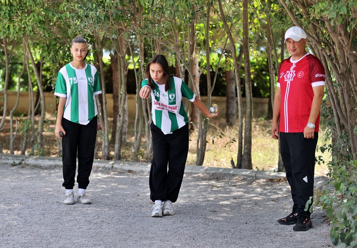 Samsun'un Alaçam ilçesinde yaşayan Bocce Milli Takımı oyuncusu Eda Nur Kır, İspanya'da...