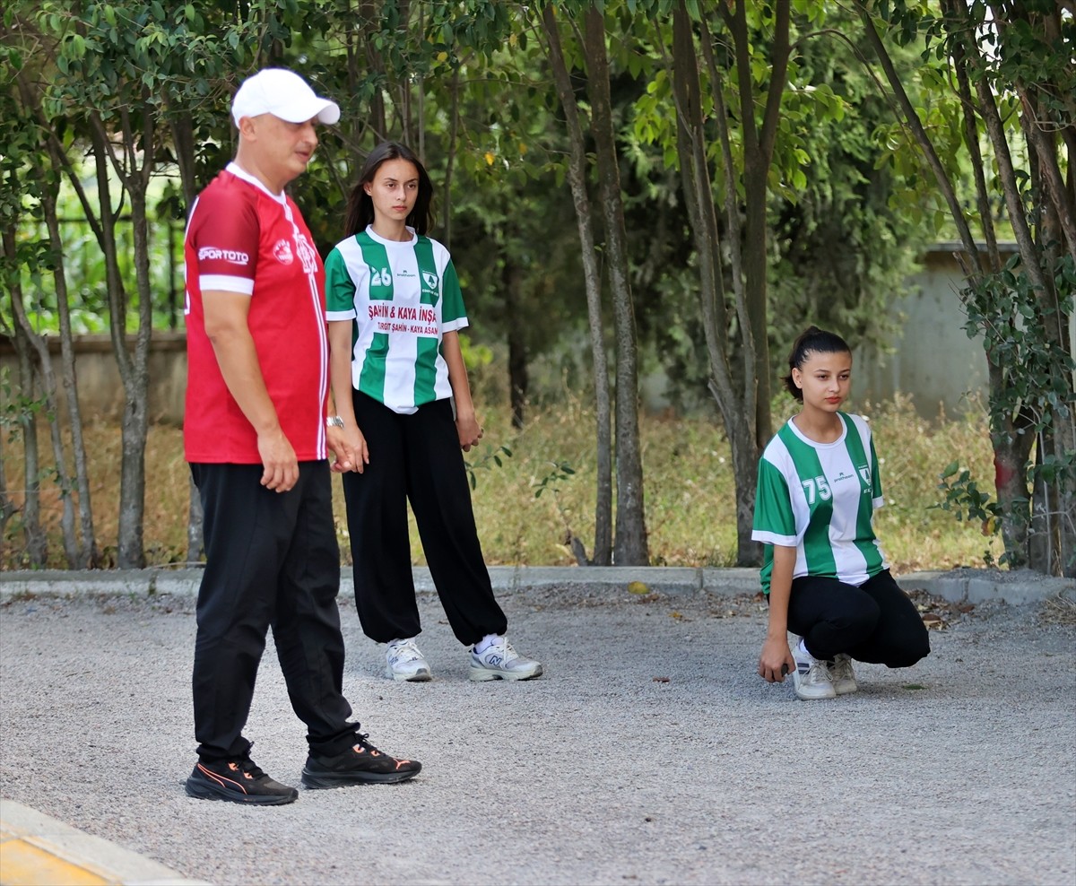 Samsun'un Alaçam ilçesinde yaşayan Bocce Milli Takımı oyuncusu Eda Nur Kır, İspanya'da...