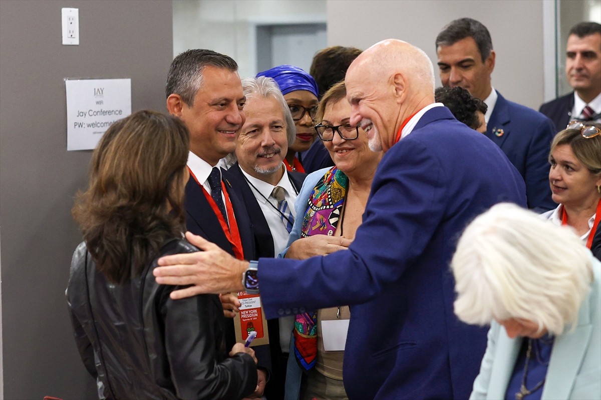 Cumhuriyet Halk Partisi (CHP) Genel Başkanı Özgür Özel, New York’ta düzenlenen Sosyalist...