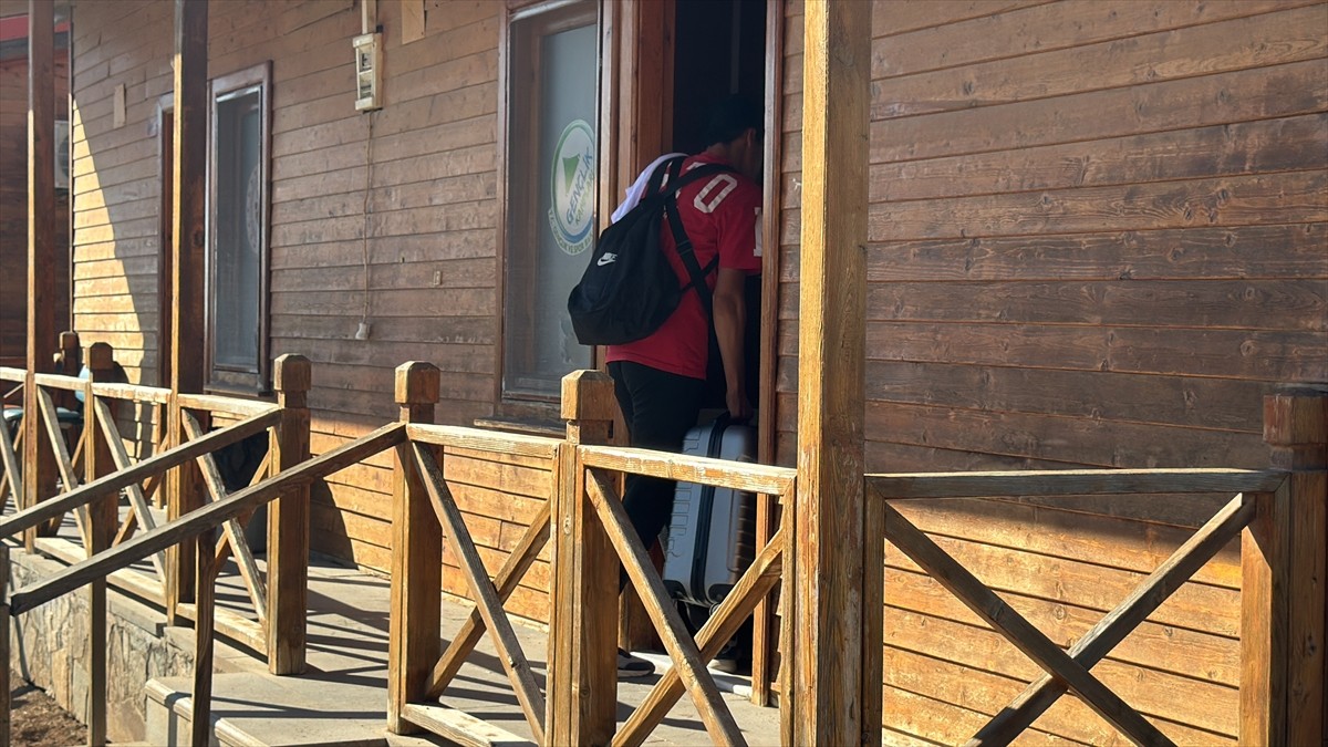 Hatay'ın Arsuz ilçesinde, ikinci dönemi başlayan Ekolojik ve Sürdürülebilir Tarım Gençlik Kampı...