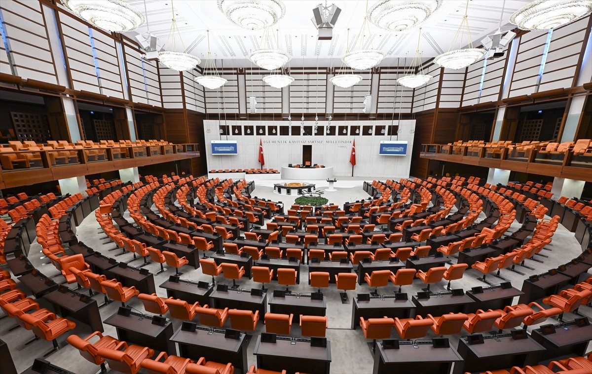 Meclis'te 1 Ekim Salı günü başlayacak yeni yasama yılı öncesi temizlik, bakım ve onarım...