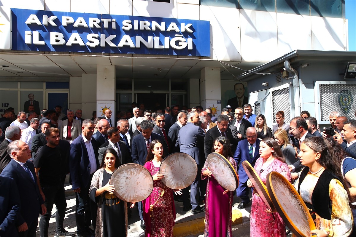 Milli Savunma Bakanı Yaşar Güler, temaslarda bulunmak üzere geldiği Şırnak'ta, AK Parti İl...