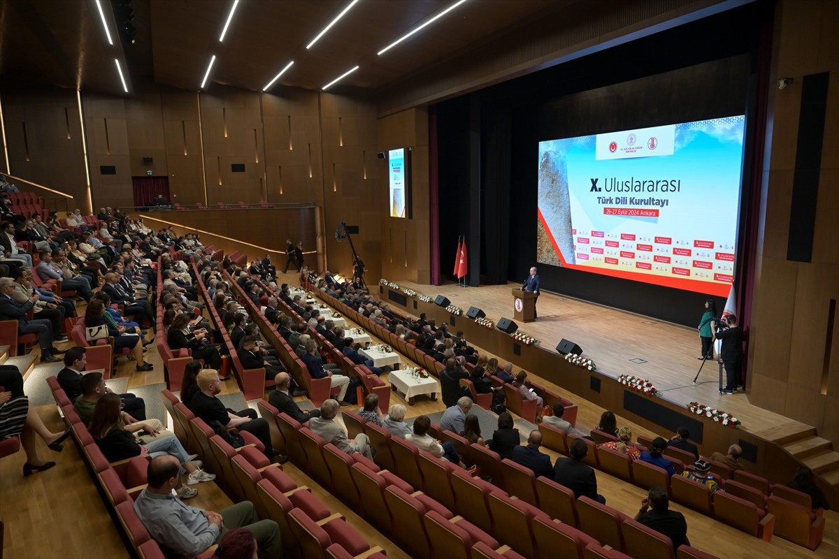 Ankara'da Atatürk Kültür, Dil ve Tarih Yüksek Kurumunun yeni binasındaki konferans salonunda...