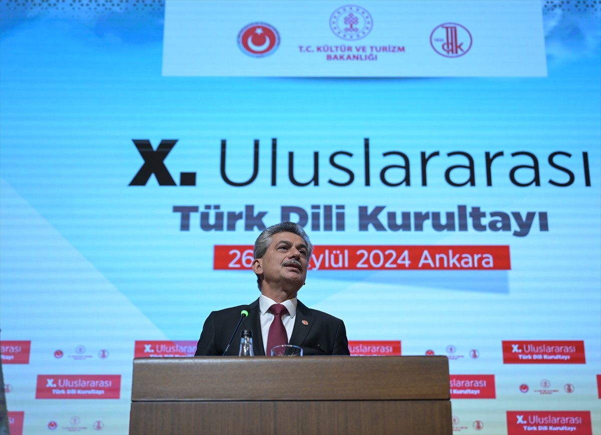 Ankara'da Atatürk Kültür, Dil ve Tarih Yüksek Kurumunun yeni binasındaki konferans salonunda...