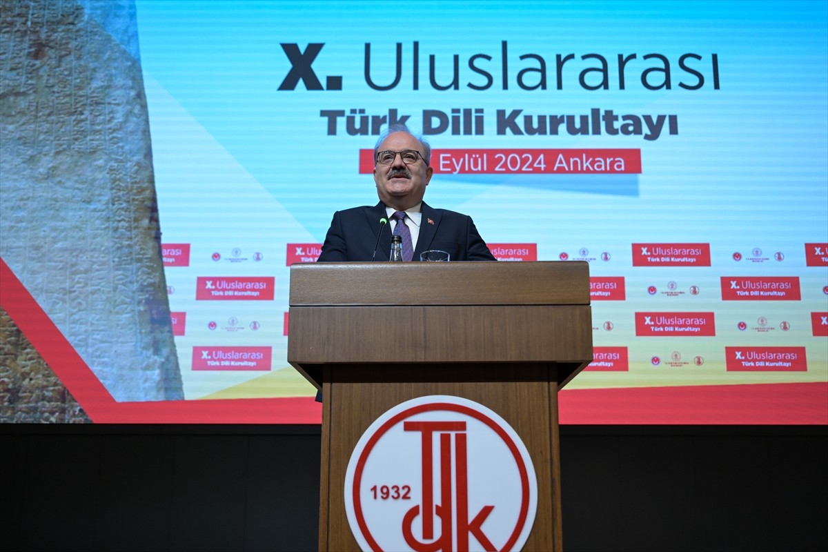 Ankara'da Atatürk Kültür, Dil ve Tarih Yüksek Kurumunun yeni binasındaki konferans salonunda...