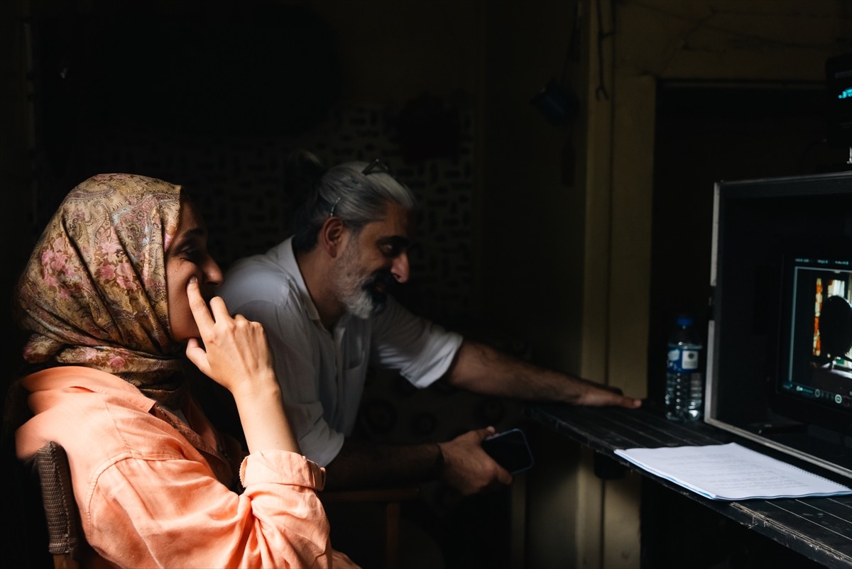 Babasını hiç tanımadan büyüyen bir kadının hikayesini konu alan "Hacer" filminin çekimleri...