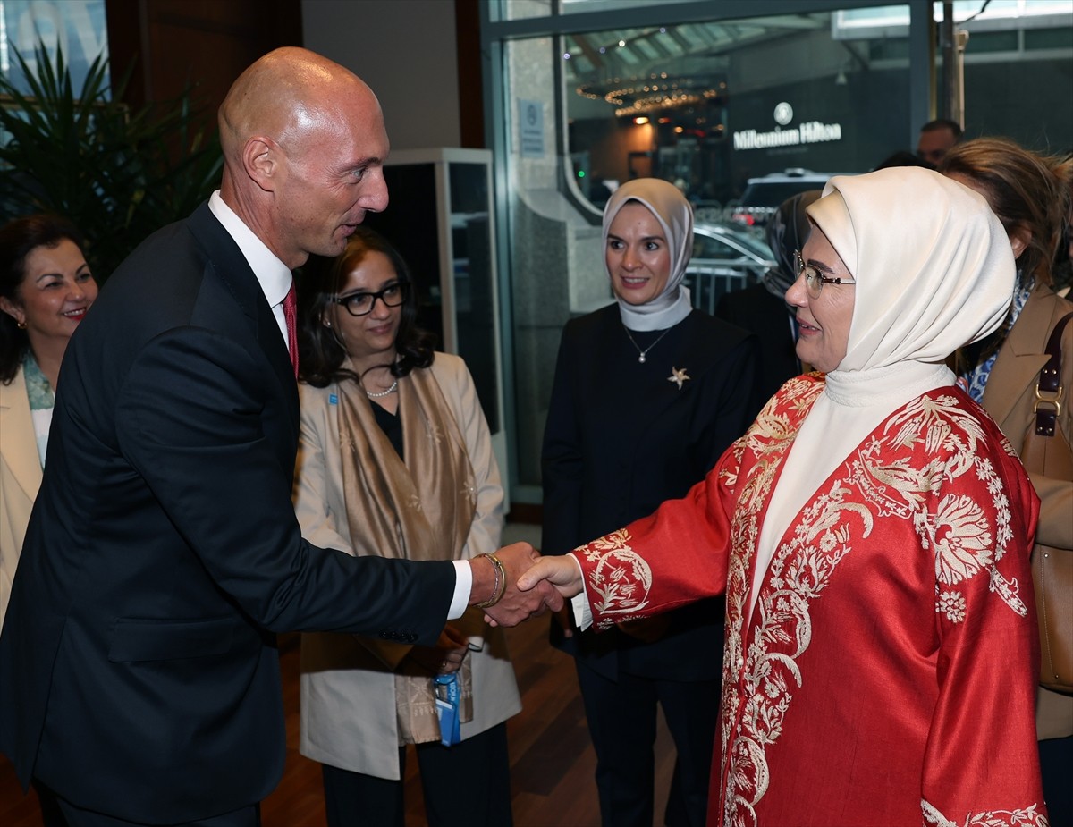 Cumhurbaşkanı Recep Tayyip Erdoğan'ın eşi Emine Erdoğan, kendi himayelerinde, Aile ve Sosyal...