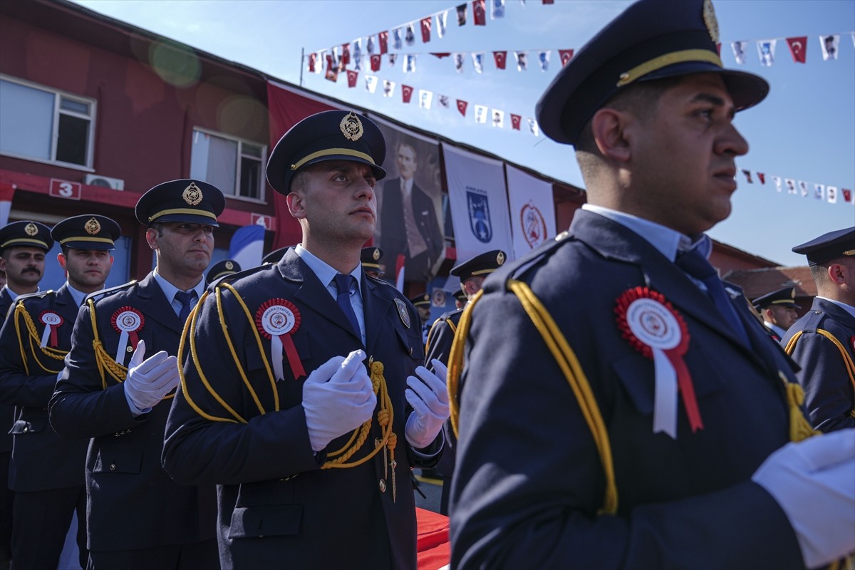 Eğitimlerini başarıyla tamamlayarak Ankara İtfaiyesine katılmaya hak kazanan 150 itfaiye eri için...