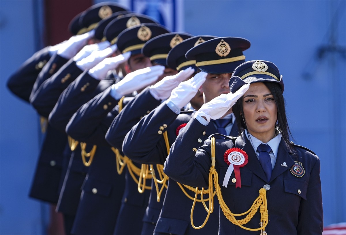 Eğitimlerini başarıyla tamamlayarak Ankara İtfaiyesine katılmaya hak kazanan 150 itfaiye eri için...