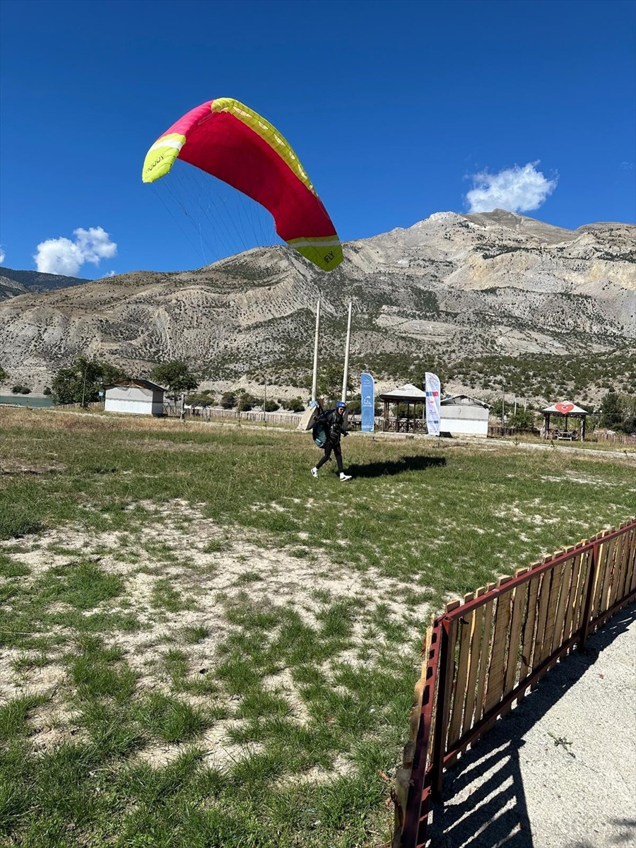 Erzurum'da düzenlenen "Airfest Uzundere", yurt içi ve yurt dışından ekstrem sporcularının yüksek...