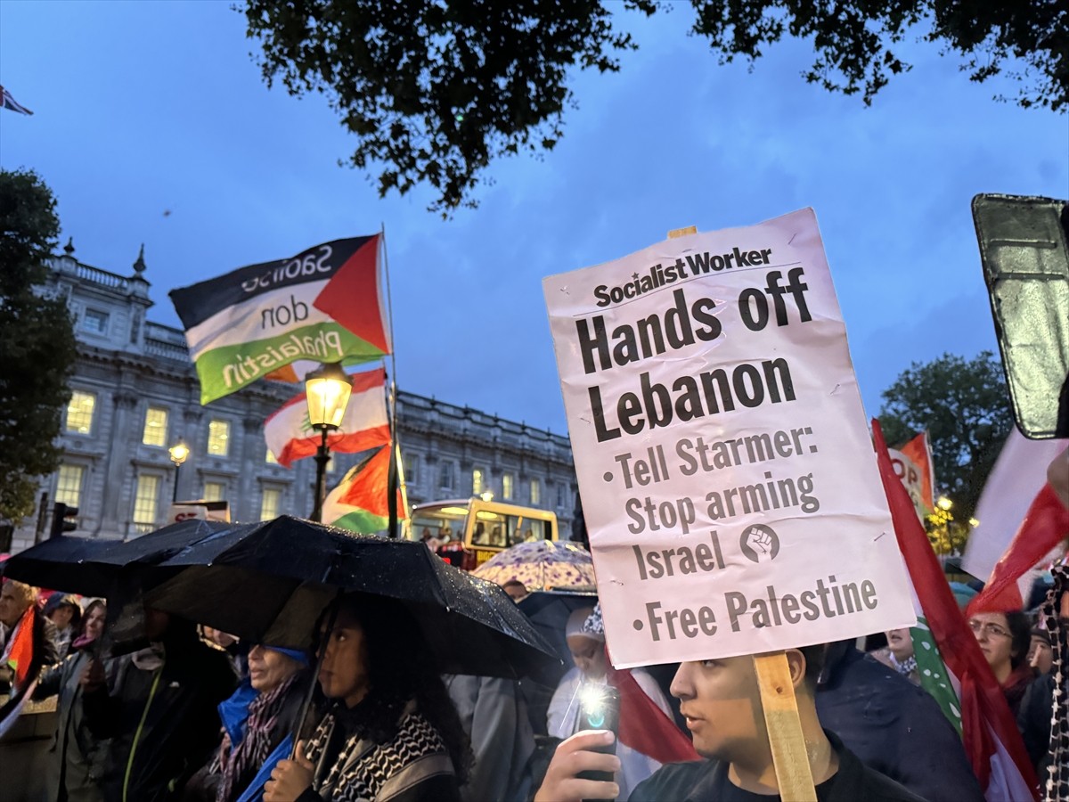 İngiltere'nin başkenti Londra'da, İsrail'in Gazze ve Lübnan'da devam eden saldırıları protesto...