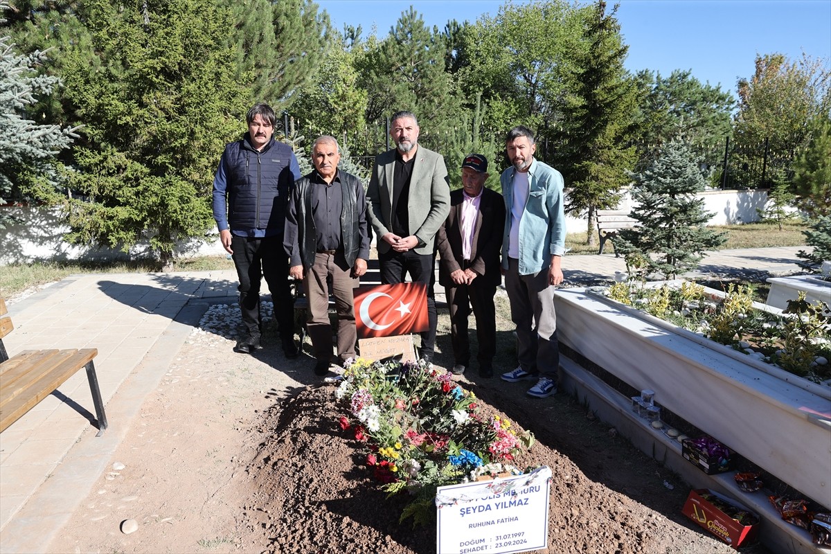 İstanbul Ümraniye'de uğradığı silahlı saldırıda şehit olan 27 yaşındaki polis memuru Şeyda...