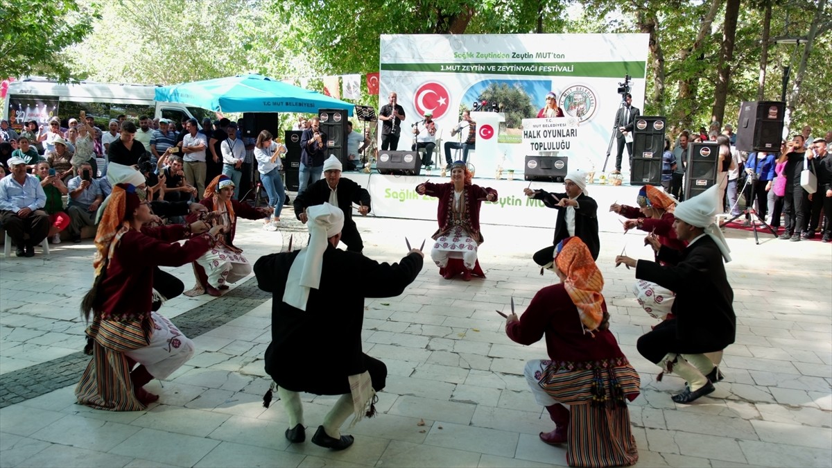 Mersin'de ilk kez organize edilen Mut Zeytin ve Zeytinyağı Festivali düzenlenen törenle başladı....