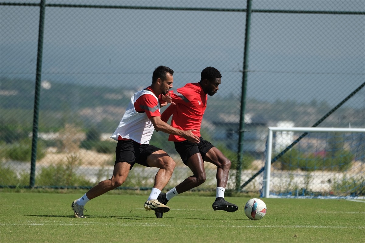 Trendyol Süper Lig'in 7. haftasını bay geçecek Atakaş Hatayspor, 8. haftada Trabzonspor ile...