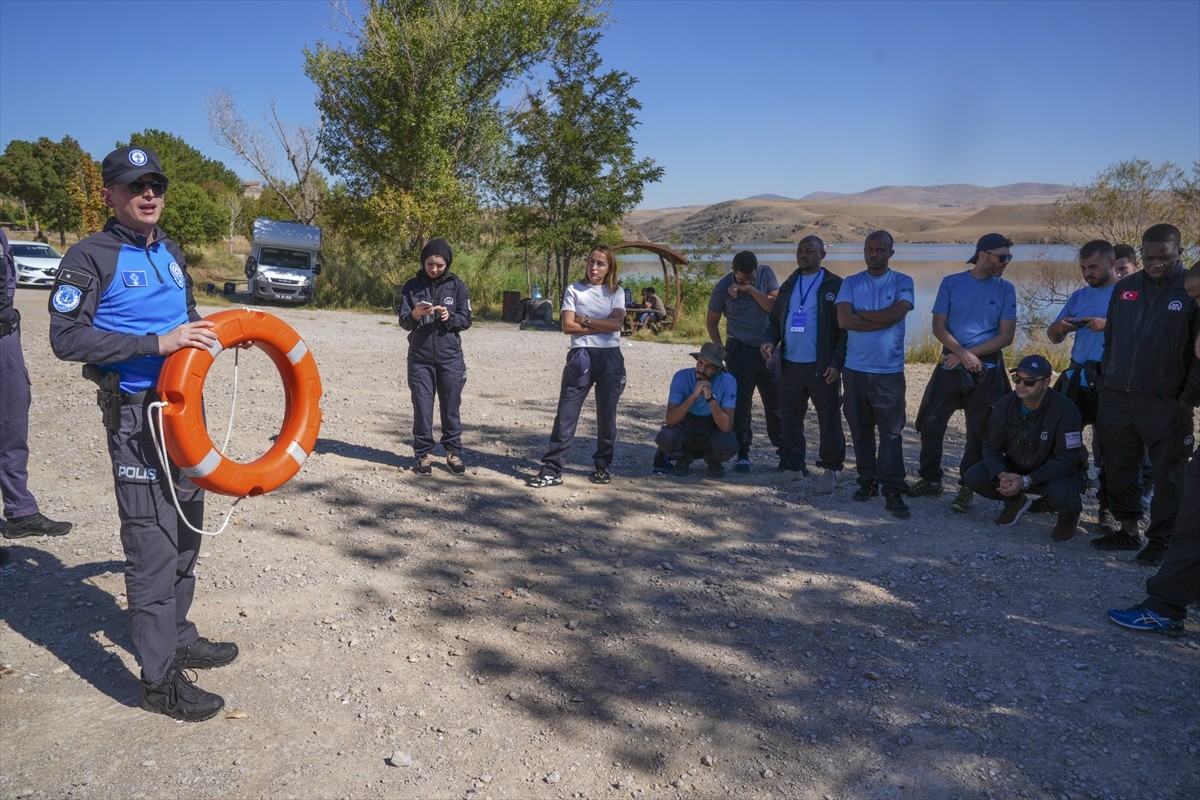 Anadolu Ajansı(AA), Polis Akademisi ve Türk İşbirliği ve Koordinasyon Ajansı (TİKA) Başkanlığı...