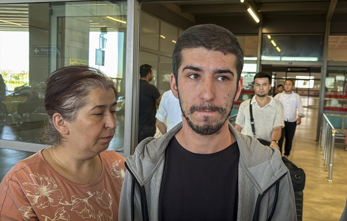 Bosna Hersek'te zorla alıkonulduğu iddia edilen ve önceki gün Dışişleri Bakanlığınca kendisine...