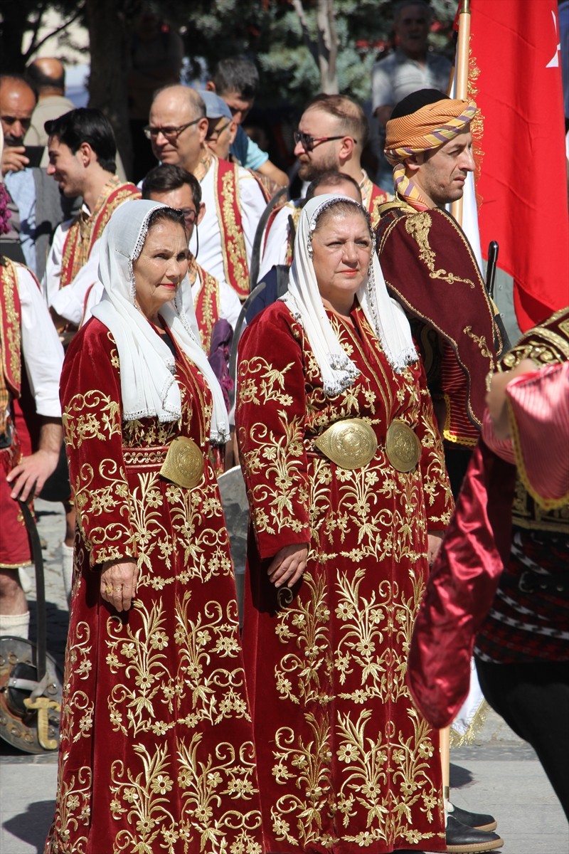 Bu yıl 27'ncisi düzenlenen Uluslararası Beypazarı Festivali başladı. Atatürk Parkı'nda festivalin...