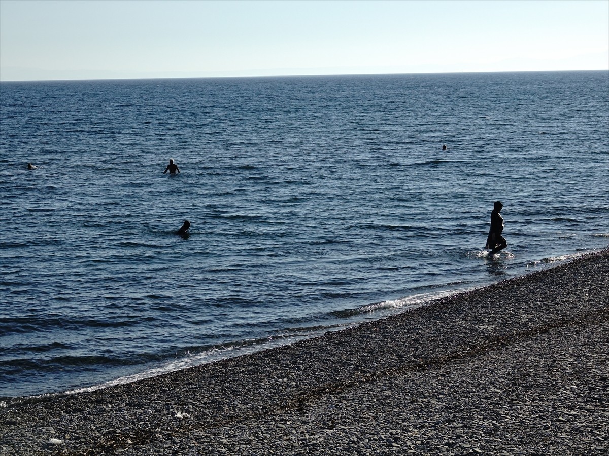 Çanakkale'nin Ayvacık ilçesine bağlı Küçükkuyu beldesinden başlayıp Balıkesir'in Ayvalık ilçesine...