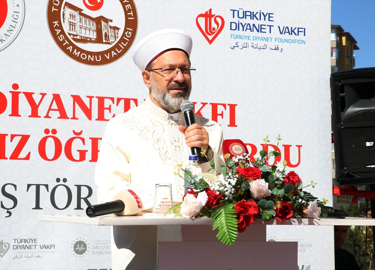 Diyanet İşleri Başkanı Ali Erbaş,  Kastamonu'da Türkiye Diyanet Vakfı Kız Öğrenci Yurdu'nun açılış...