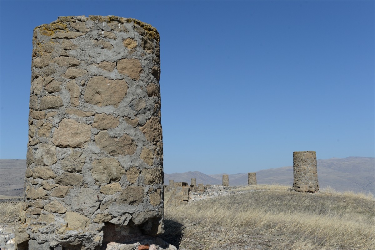 Erzurum'da Sultan 2. Abdülhamid döneminde Uzunahmet Mahallesi'nin batısında kalan tepe üzerine...