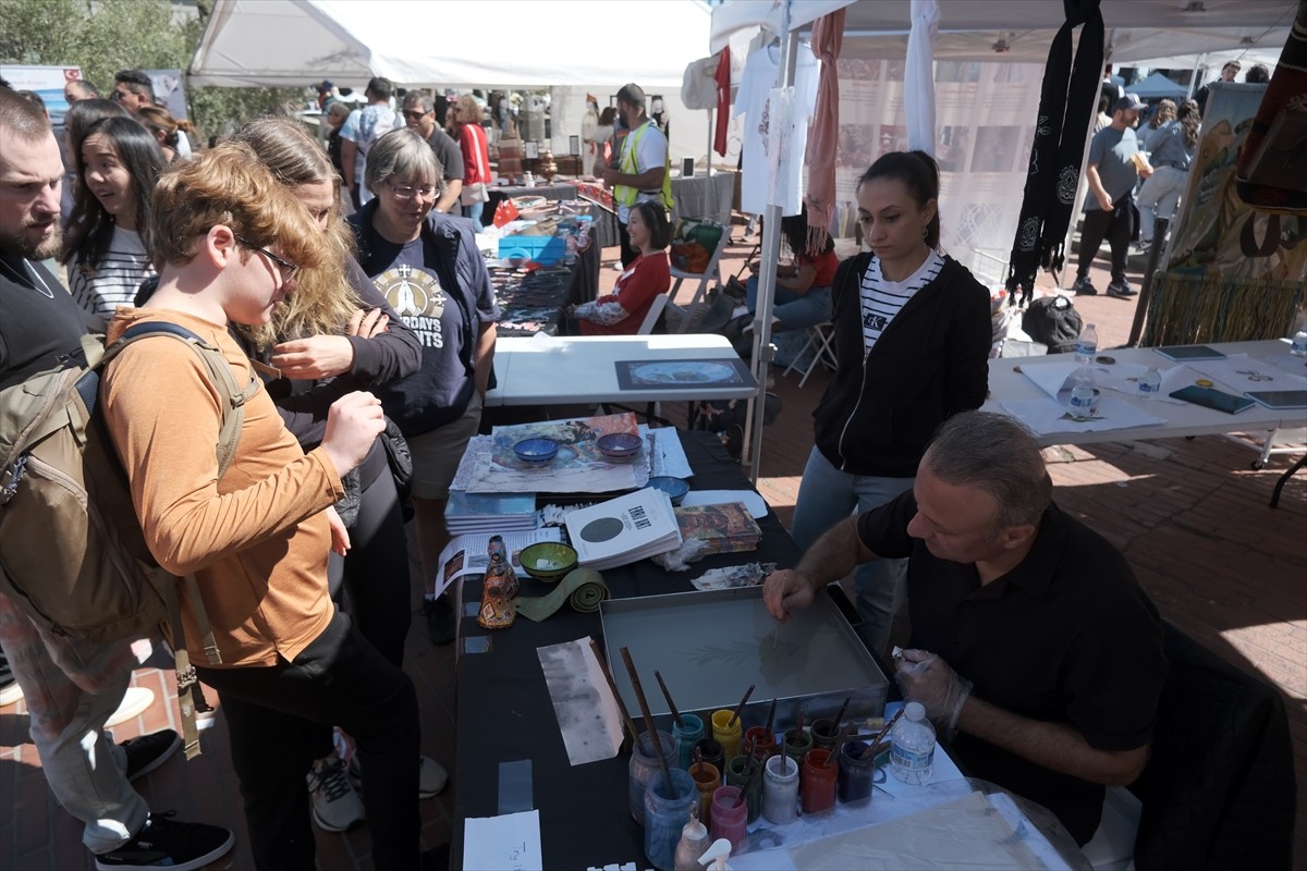 ABD'nin California eyaletinin San Francisco kentinde ilk kez Türk festivali yapıldı. Türk-Amerikan...