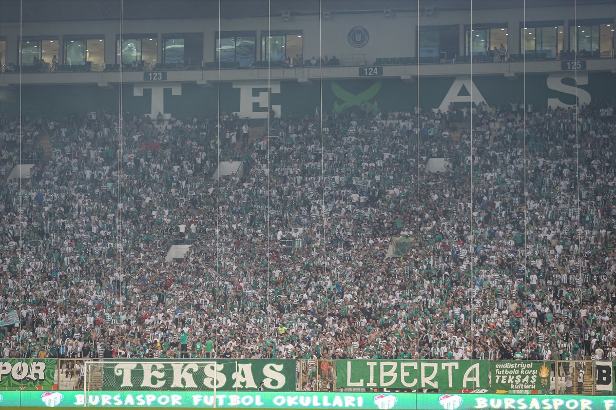 Bursaspor'un TFF 3 Lig 'in dördüncü haftasında Muşspor'u sahasında misafir etti. Satışa çıktığı...