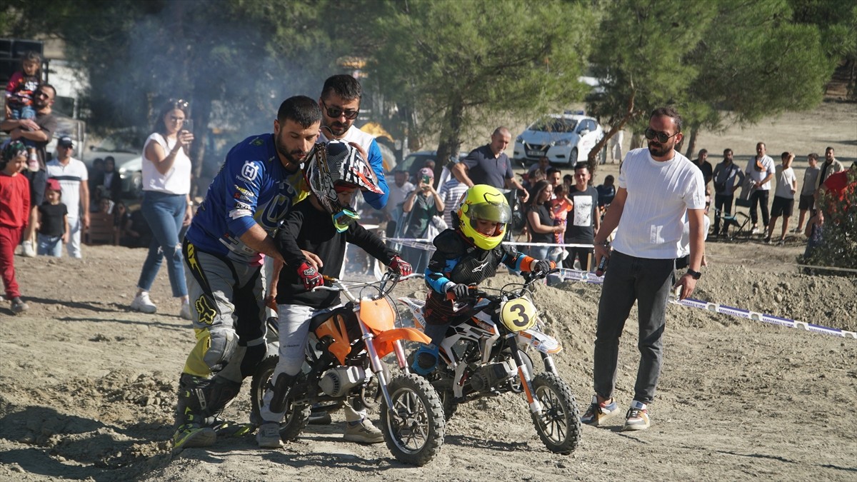 Çorum’un Osmancık ilçesinde Enduro Motosiklet Yarışları düzenlendi.