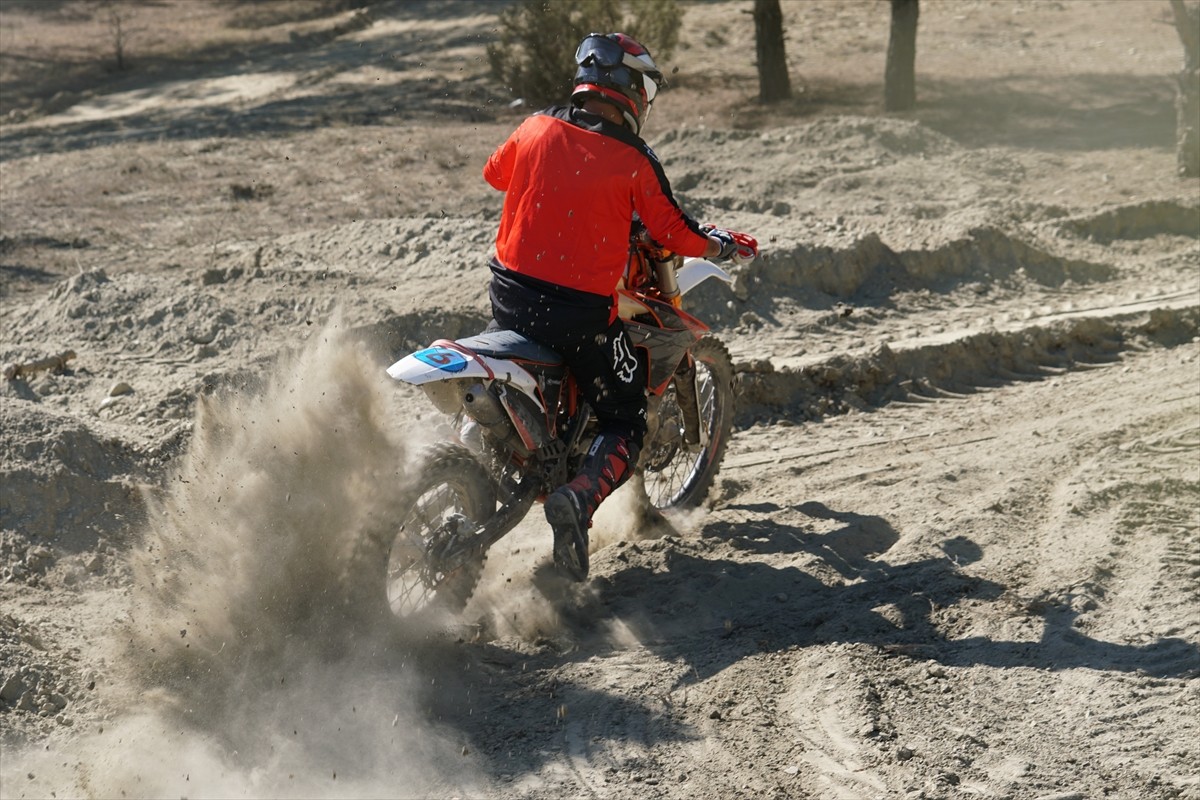 Çorum’un Osmancık ilçesinde Enduro Motosiklet Yarışları düzenlendi.