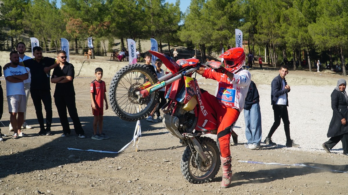 Çorum’un Osmancık ilçesinde Enduro Motosiklet Yarışları düzenlendi.