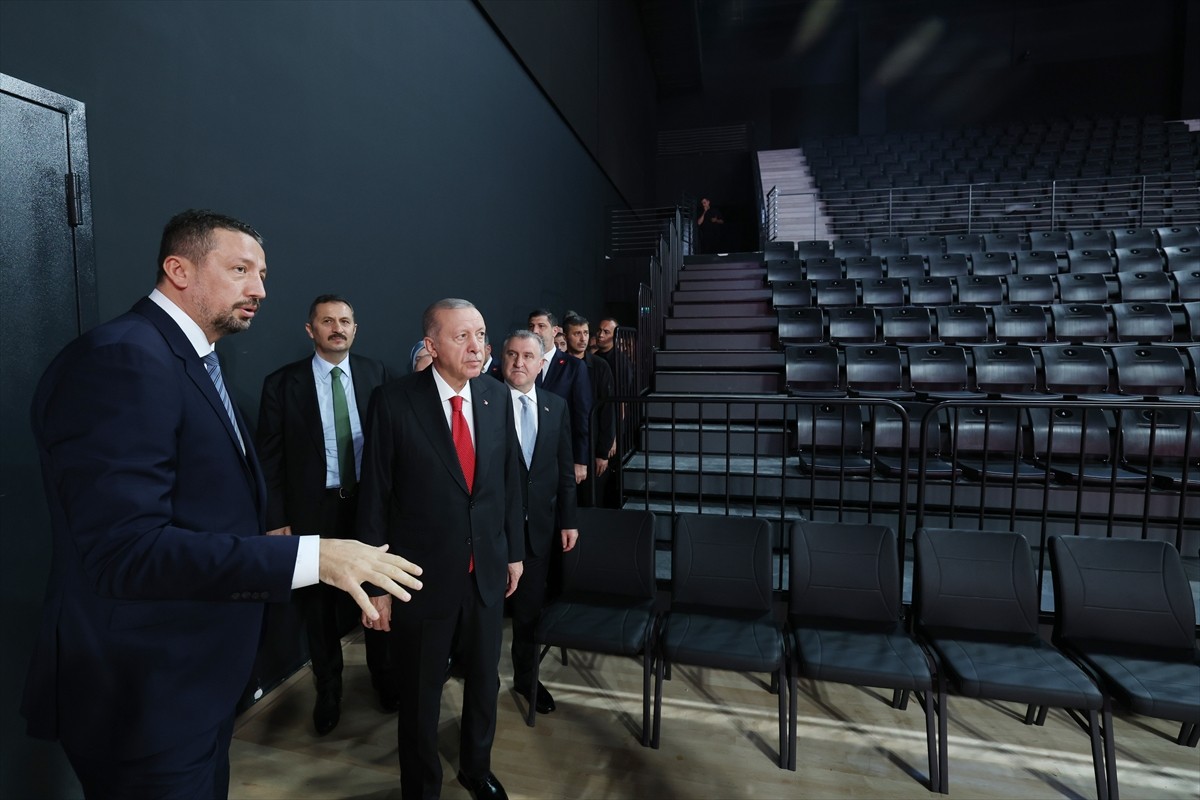 Cumhurbaşkanı Recep Tayyip Erdoğan, İstanbul'da Basketbol Gelişim Merkezi'nin açılış programına...